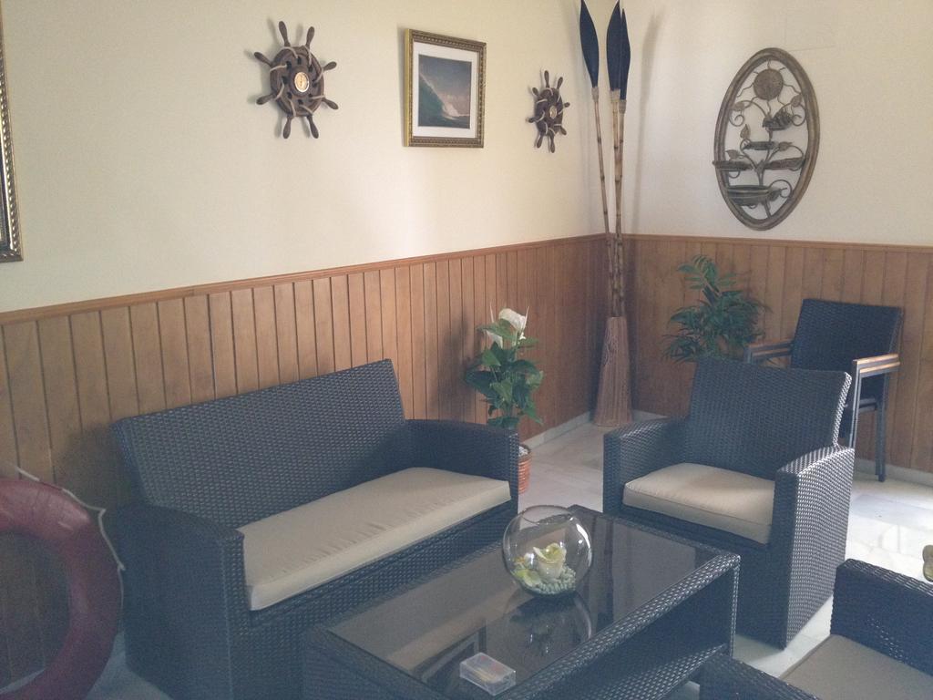 וחר דה לה פרונטרה Hostal El Alferez מראה חיצוני תמונה